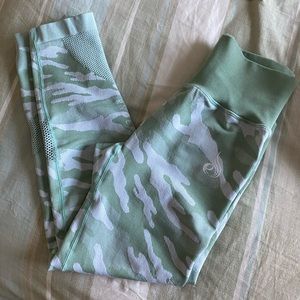 Seamless Camo Leggings